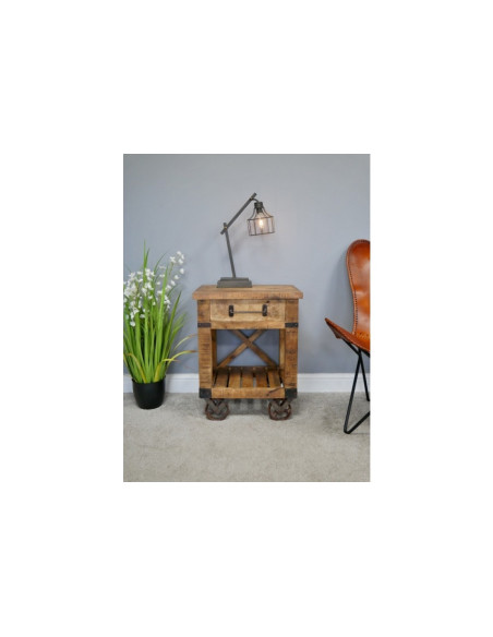 Table de chevet style Indus en bois massif sur roues