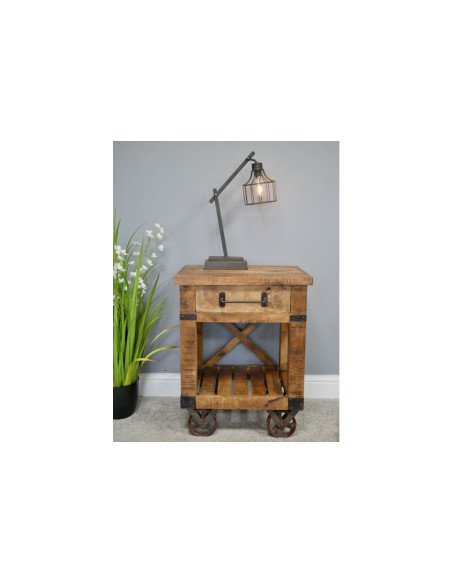Table de chevet style Indus en bois massif sur roues