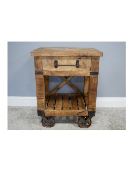 Table de chevet style Indus en bois massif sur roues