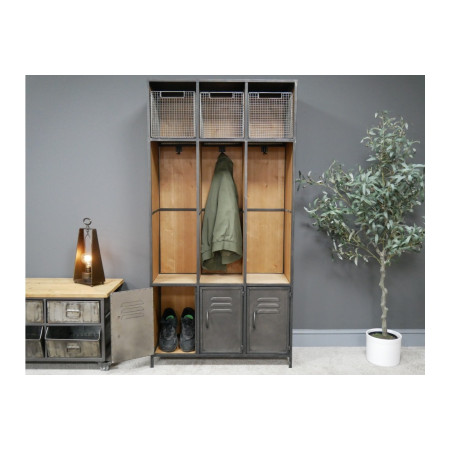 Vestiaire avec casiers et corbeilles...