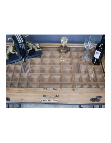 Table basse valise style indus en bois et verre sur roues