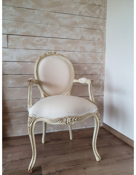 Fauteuil en acajou finition vieillie crème Valbonne