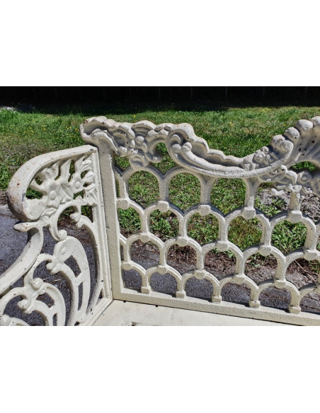 Banc de jardin en fonte blanc vieilli effet rouillé