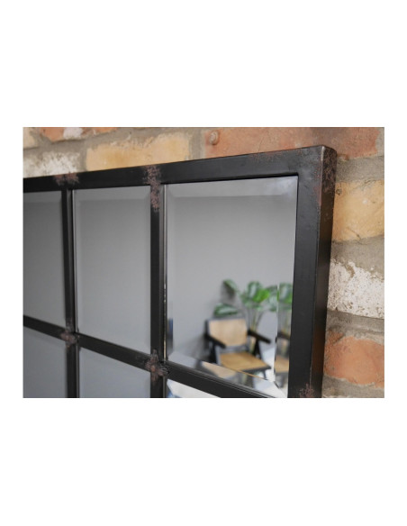 Grand miroir fenêtre en métal avec carreaux biseautés