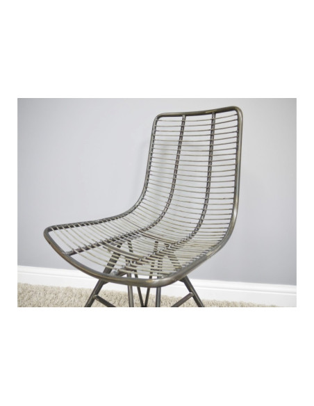 Chaise en métal style Indus