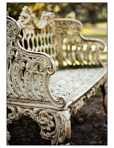Banc de jardin en fonte blanc vieilli effet rouillé