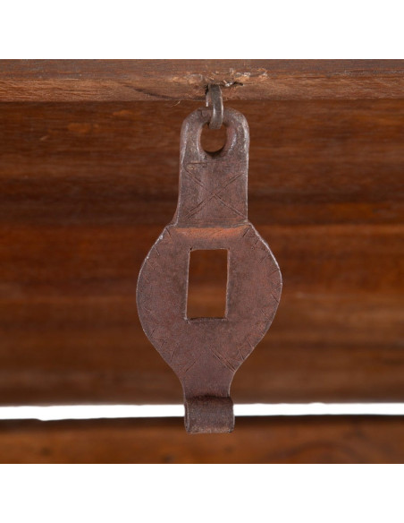 Coffre en teck style ancien