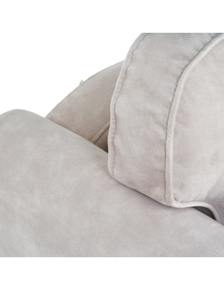 Méridienne avec détails cloutés