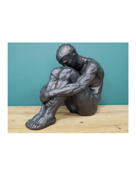 Statue homme assis en résine 40 cm