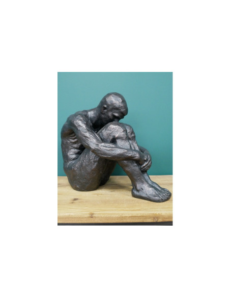 Statue homme assis en résine 40 cm