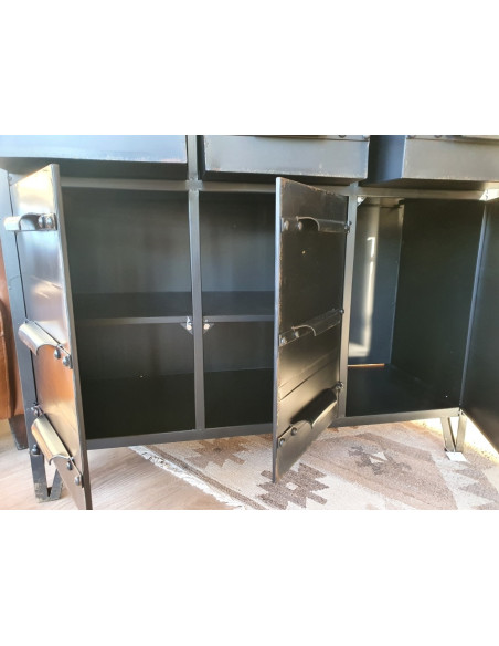 Buffet de style Industriel en métal