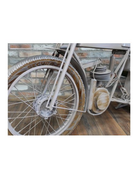 Rangement et décoration en forme de mobylette