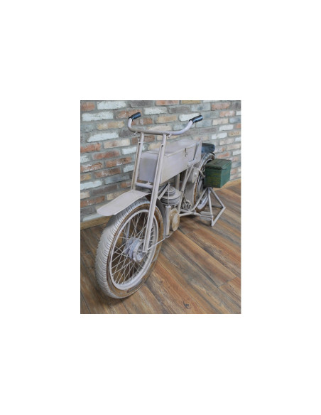 Rangement et décoration en forme de mobylette