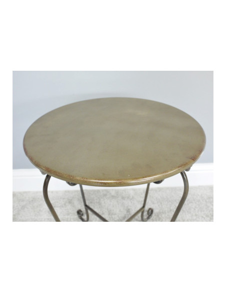 Petite table en métal patine vieillie