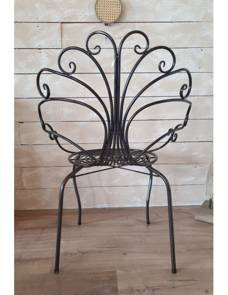 Fauteuil en forme de papillon en métal patine vieillie