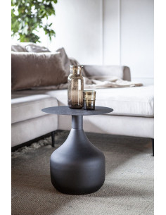Table d'appoint en forme de...