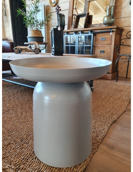 Table d'appoint en métal design Bodie