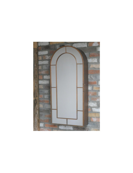 Miroir fenêtre en métal avec porte et étagères