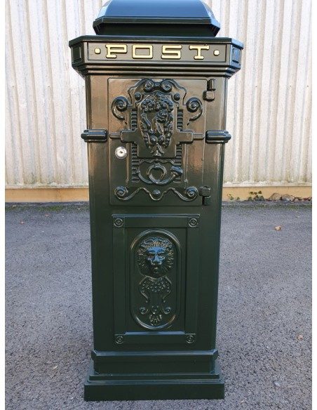 Boîte aux lettres anglaise sur colonne en fonte d'aluminium