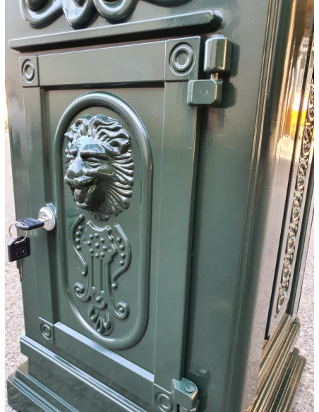 Boîte aux lettres anglaise sur colonne en fonte d'aluminium