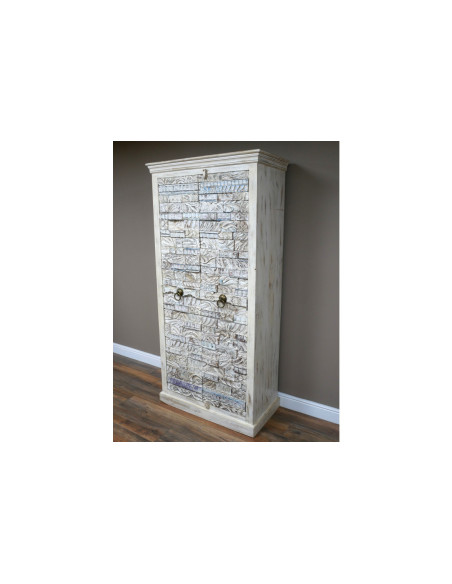 Armoire haute en manguier sculptée blanchie