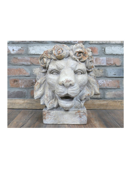 Vase tête de lion à la patine vieillie