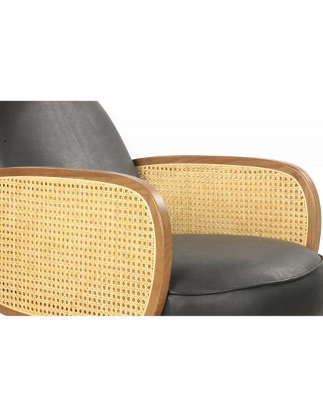 Fauteuil en cuir aux accoudoirs en cannage style rétro