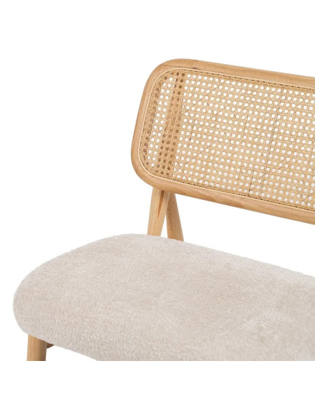 Fauteuil bas en bois clair assise tissu bouclette