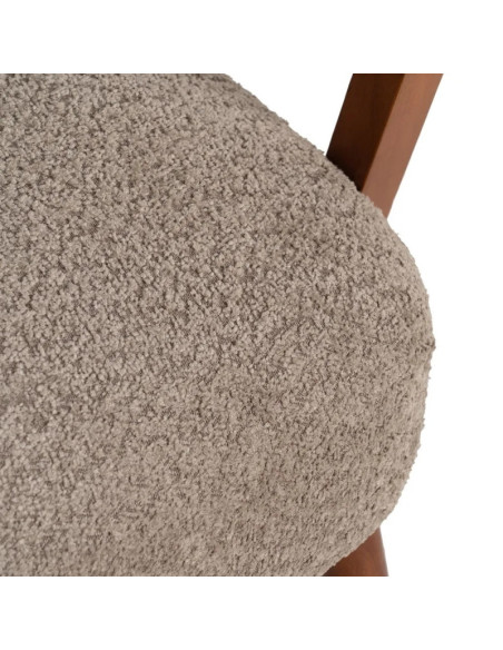 Fauteuil lounge en bois teinté d'hévéa et tissu bouclette