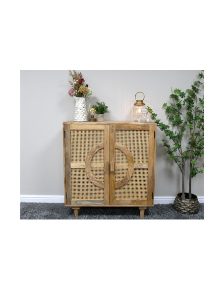 Petit meuble d'appoint en bois massif portes rotin