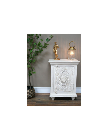 Chevet bois massif avec porte sculptée