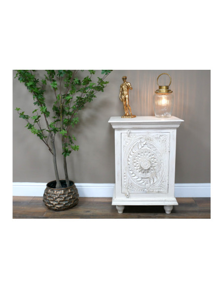 Chevet bois massif avec porte sculptée