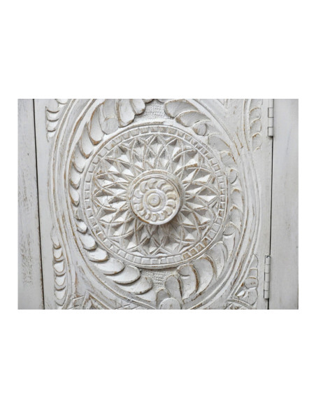 Chevet bois massif avec porte sculptée