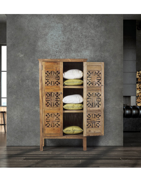 Armoire bois massif aux portes ajourées et sculptées
