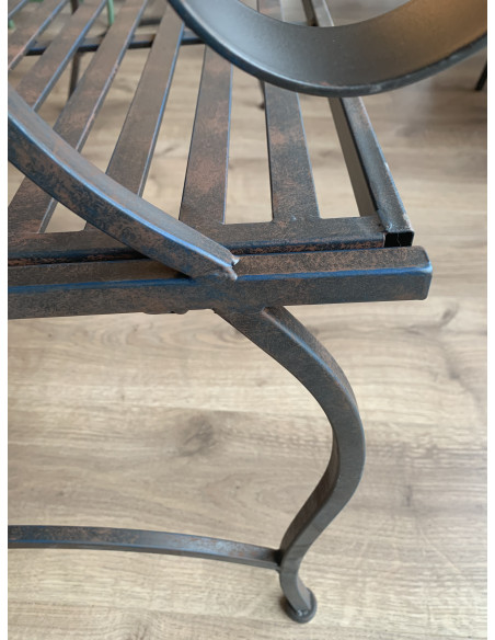 Banc de jardin en métal oxydé style vieilli