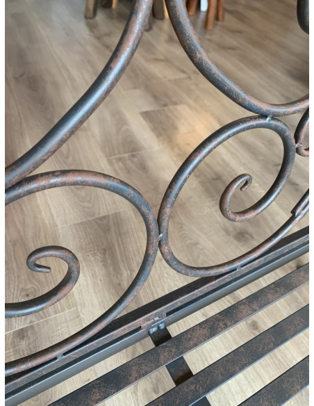 Banc de jardin en métal oxydé style vieilli