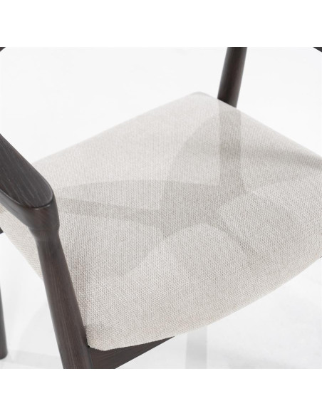 Fauteuil de repas design en bois et assise tissu