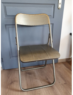 Chaise pliante en métal...