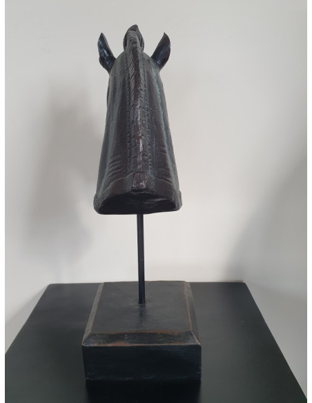 Statue tête de cheval sur socle