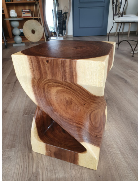 Bout de canapé carré en bois de suar naturel