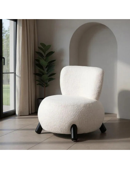 Fauteuil bas en tissu blanc et pieds hévéa noirs