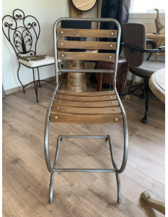 Chaise en métal oxydé et... 2