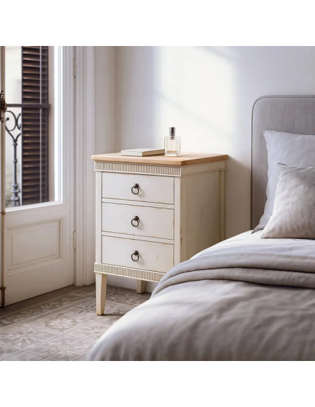 Table de chevet en bois patinée avec 3 tiroirs