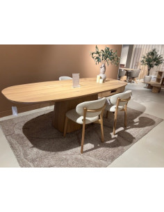 Grande table en chêne clair...