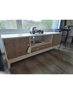 Meuble télé chic en bois clair