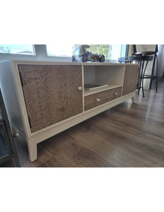 Meuble télé chic en bois clair 2