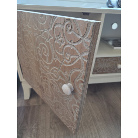 Meuble télé chic en bois clair