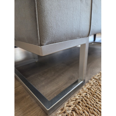 Banc coffre sur pieds métalliques Banc coffre sur pieds métalliques