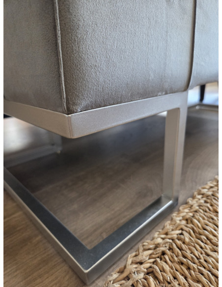 Banc coffre sur pieds métalliques