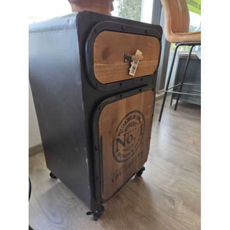 Table de chevet style indus en métal... Table de chevet style indus en métal...